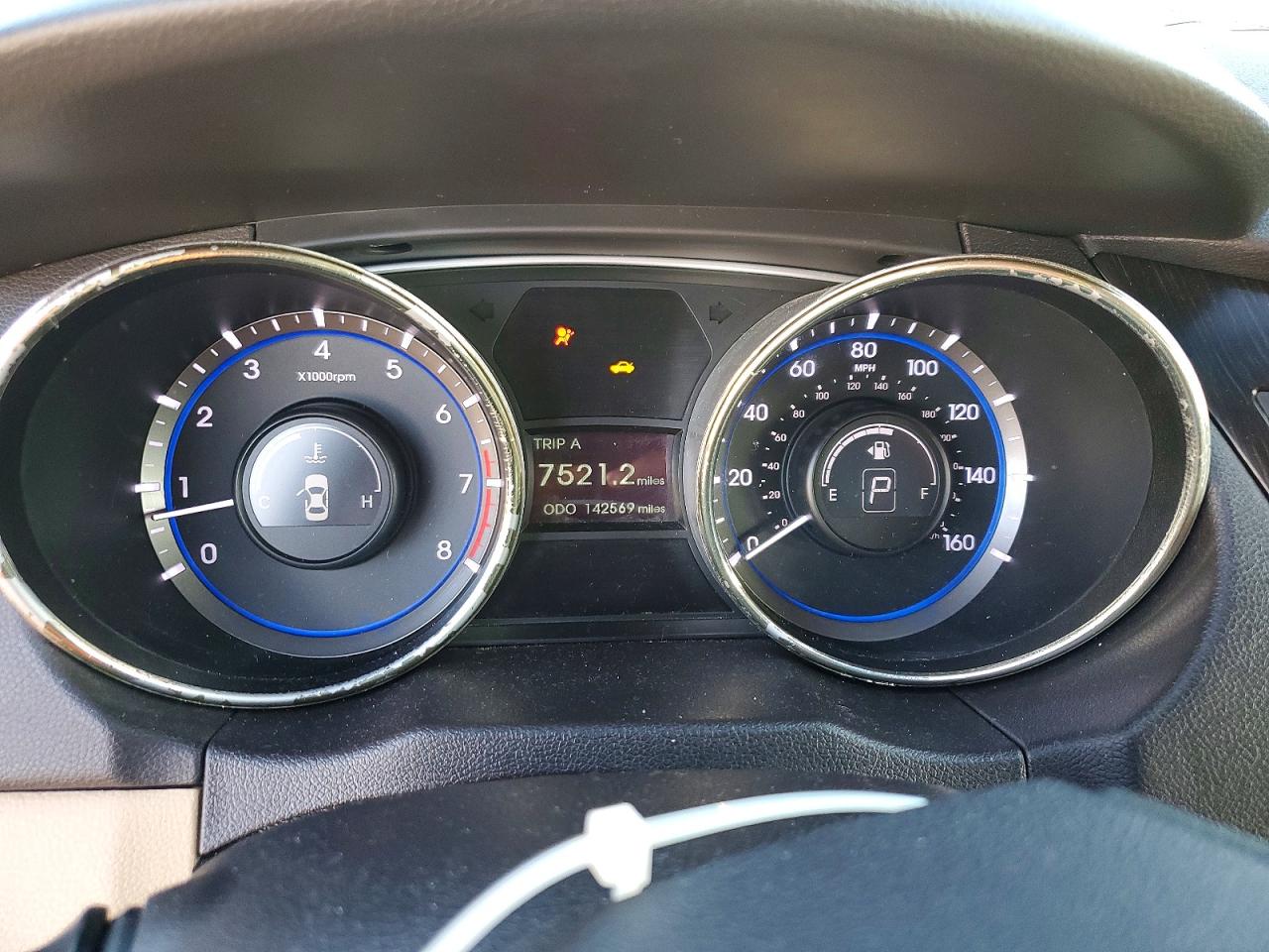 2011 HYUNDAI SONATA SE photo 9