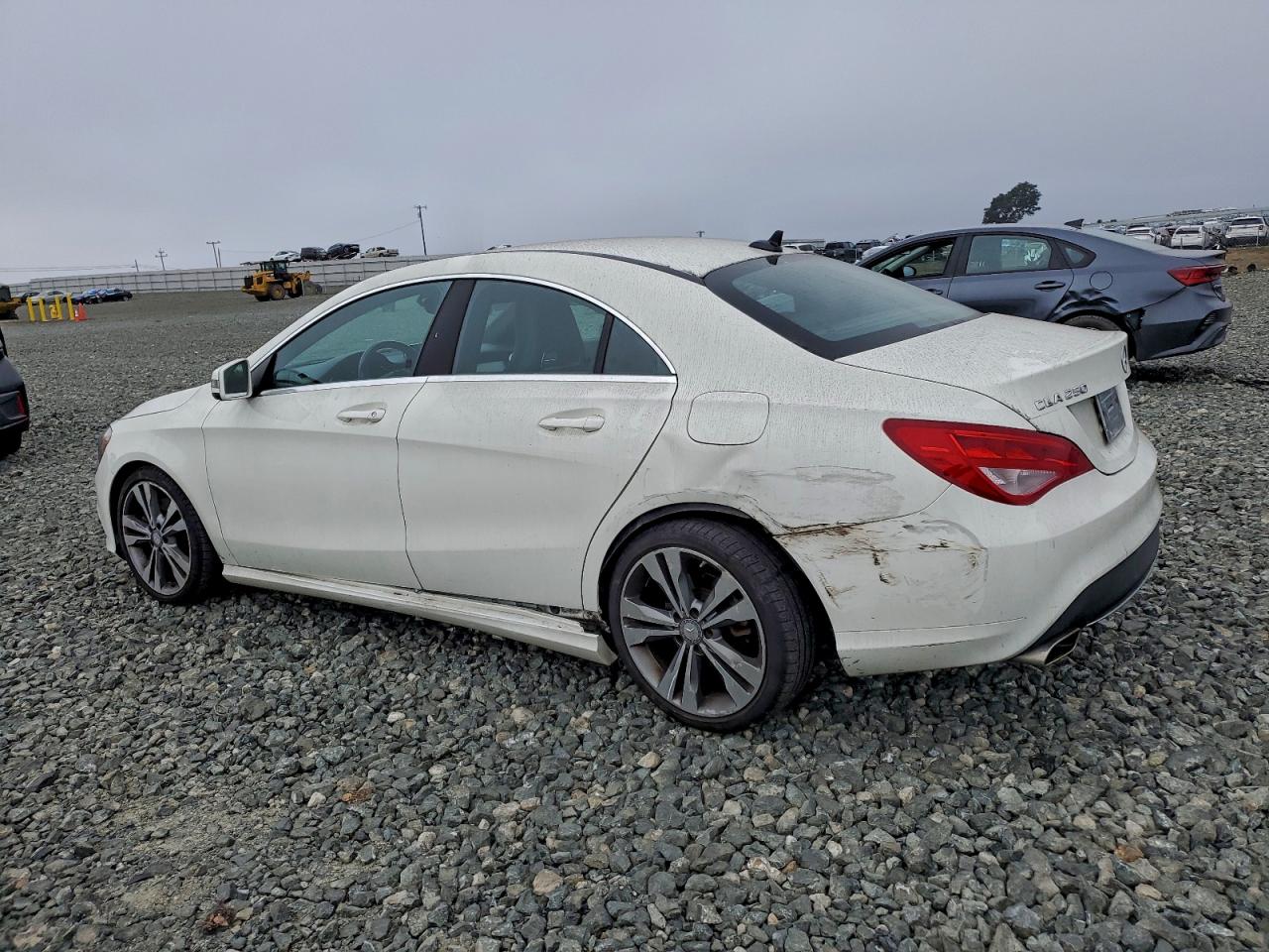 2016 MERCEDES-BENZ CLA 250 photo 2