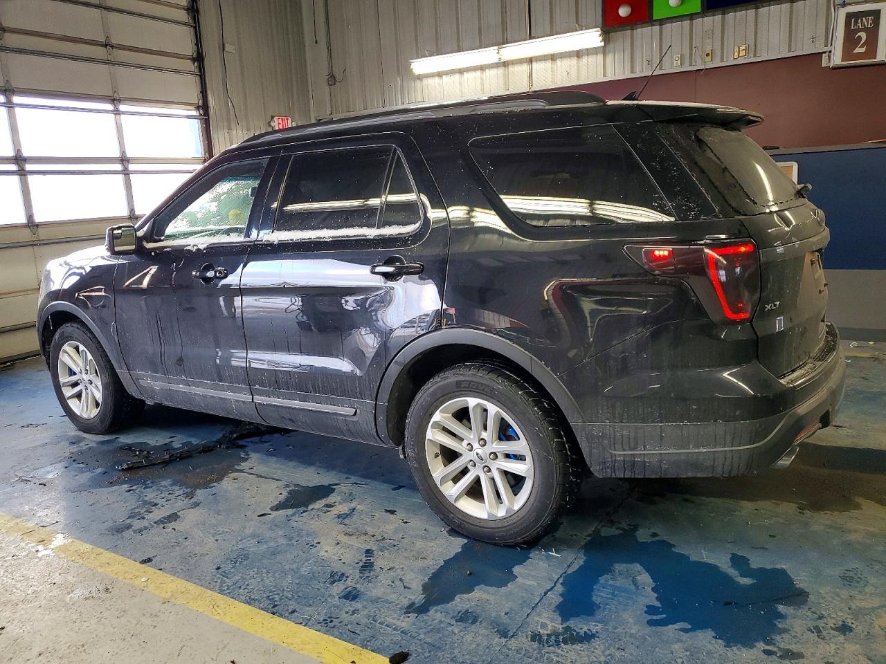 2018 FORD EXPLORER XLT photo 2