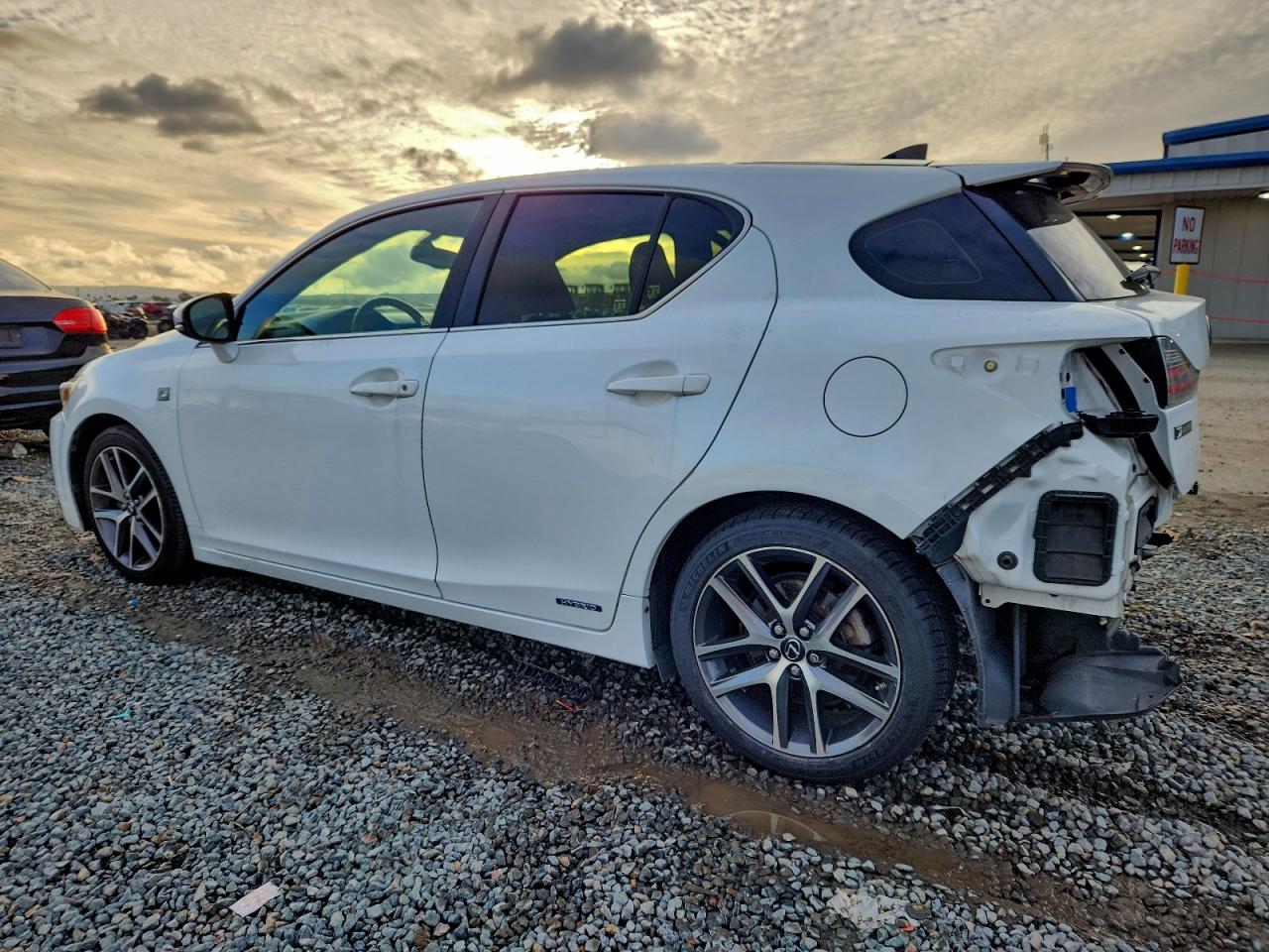 2016 LEXUS CT 200 photo 2