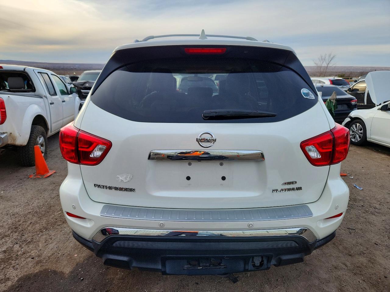 2020 NISSAN PATHFINDER PLATINUM photo 6