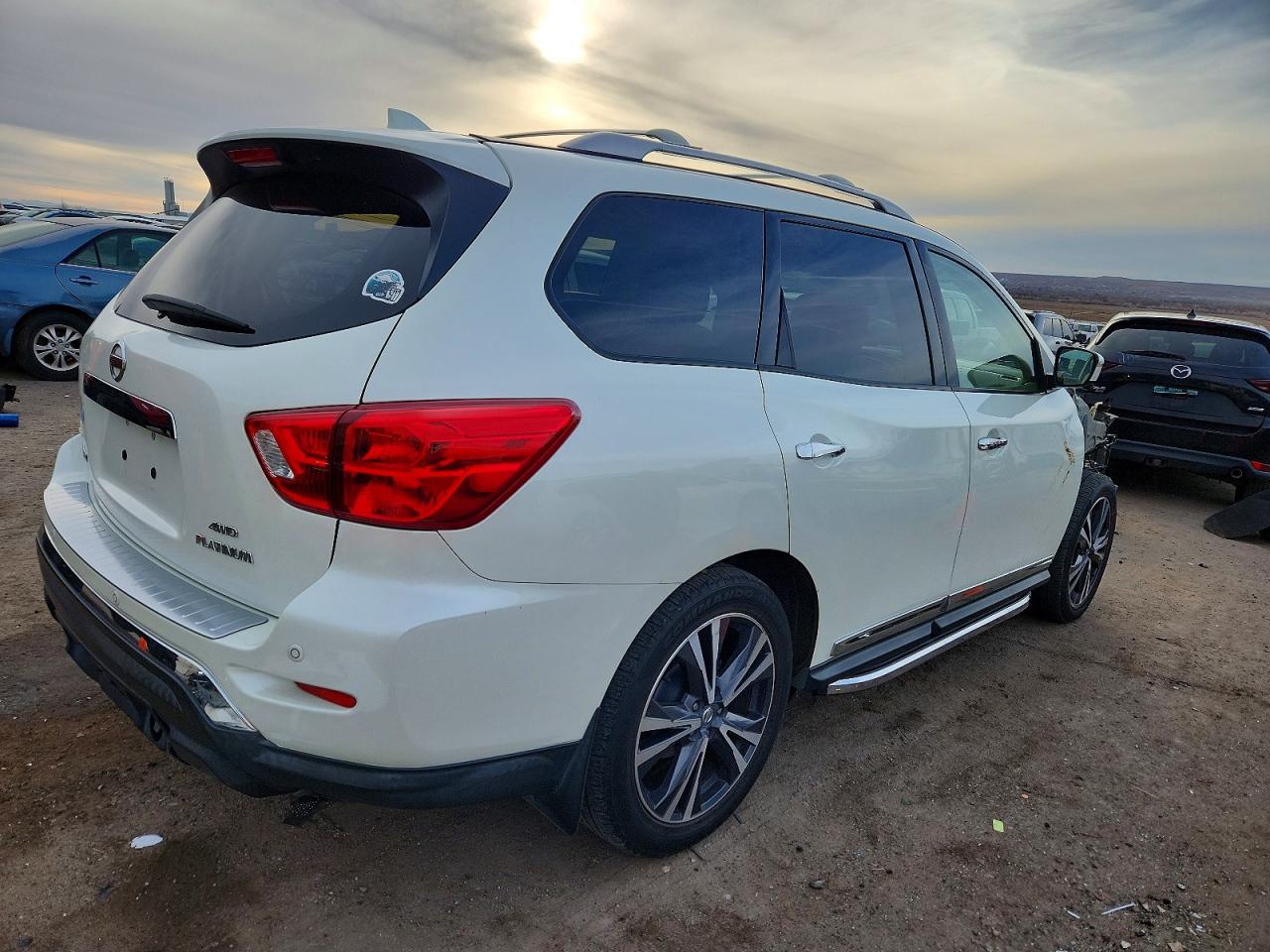 2020 NISSAN PATHFINDER PLATINUM photo 3