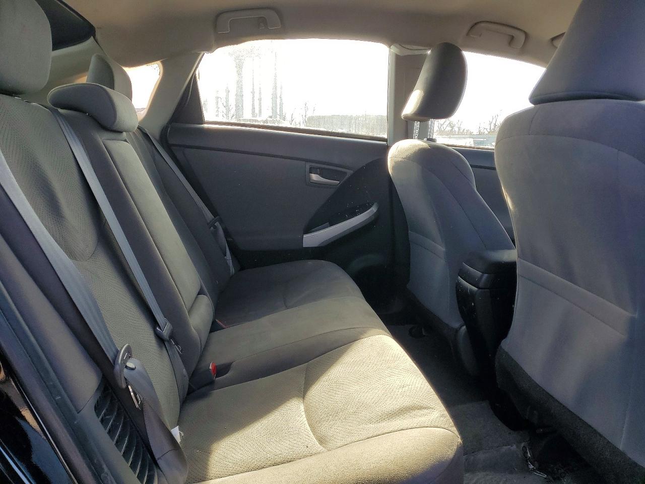 2014 TOYOTA PRIUS photo 19