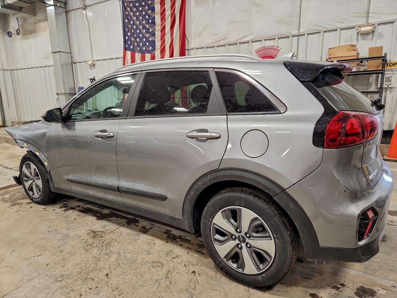 2022 KIA NIRO LX photo 2