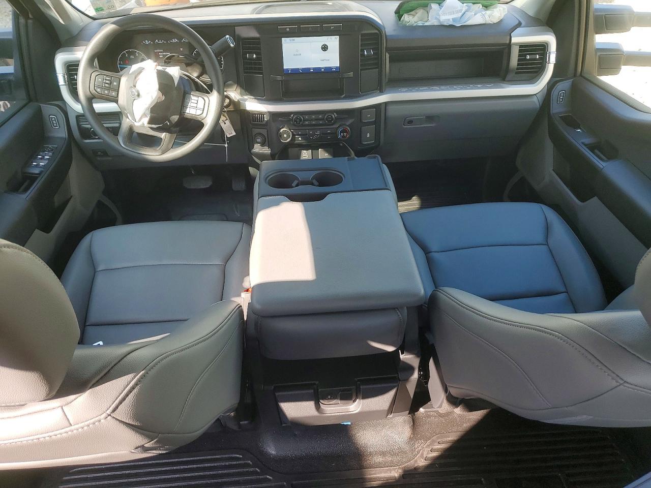 2024 FORD F550 SUPER DUTY TRUCK CAB AND CHASSIS photo 8