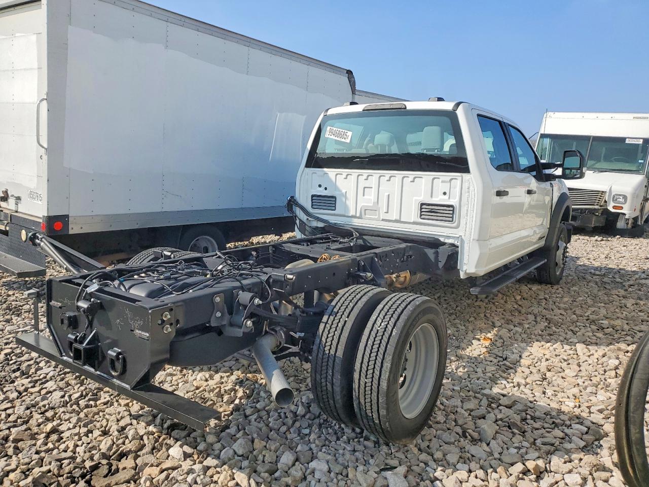 2024 FORD F550 SUPER DUTY TRUCK CAB AND CHASSIS photo 3