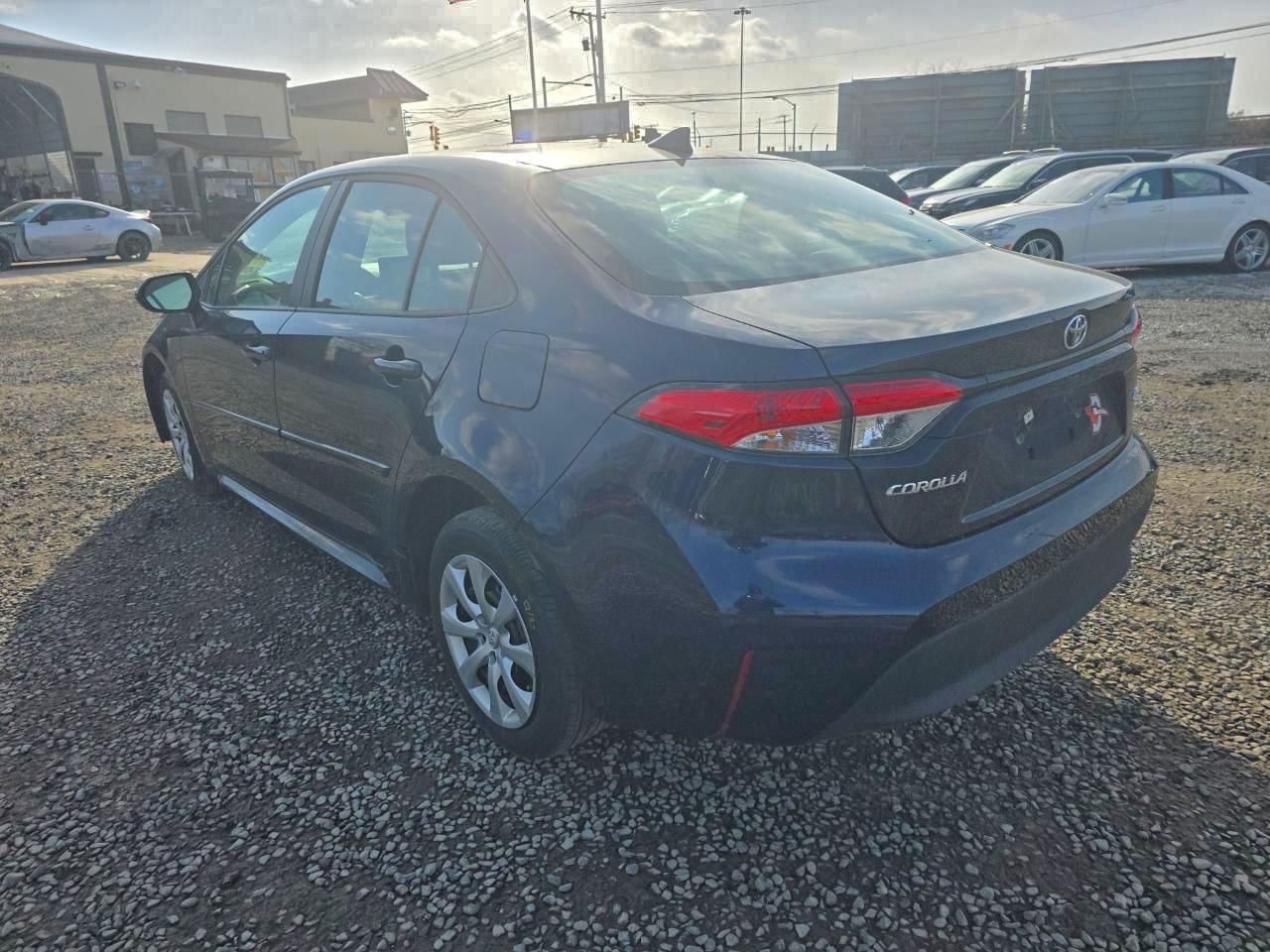 2024 TOYOTA COROLLA LE photo 4