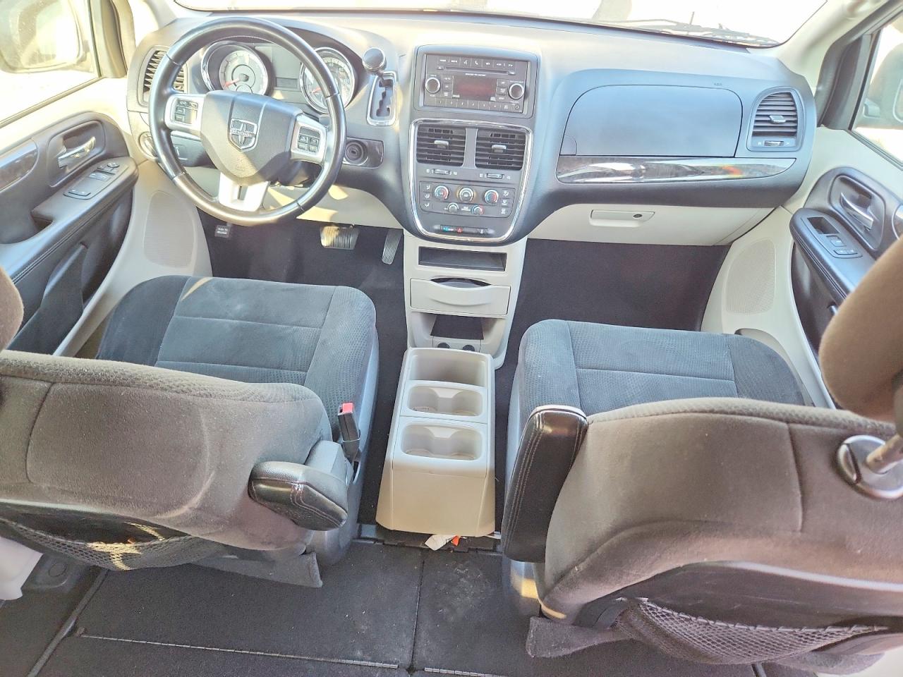 2012 DODGE GRAND CARAVAN SE photo 8