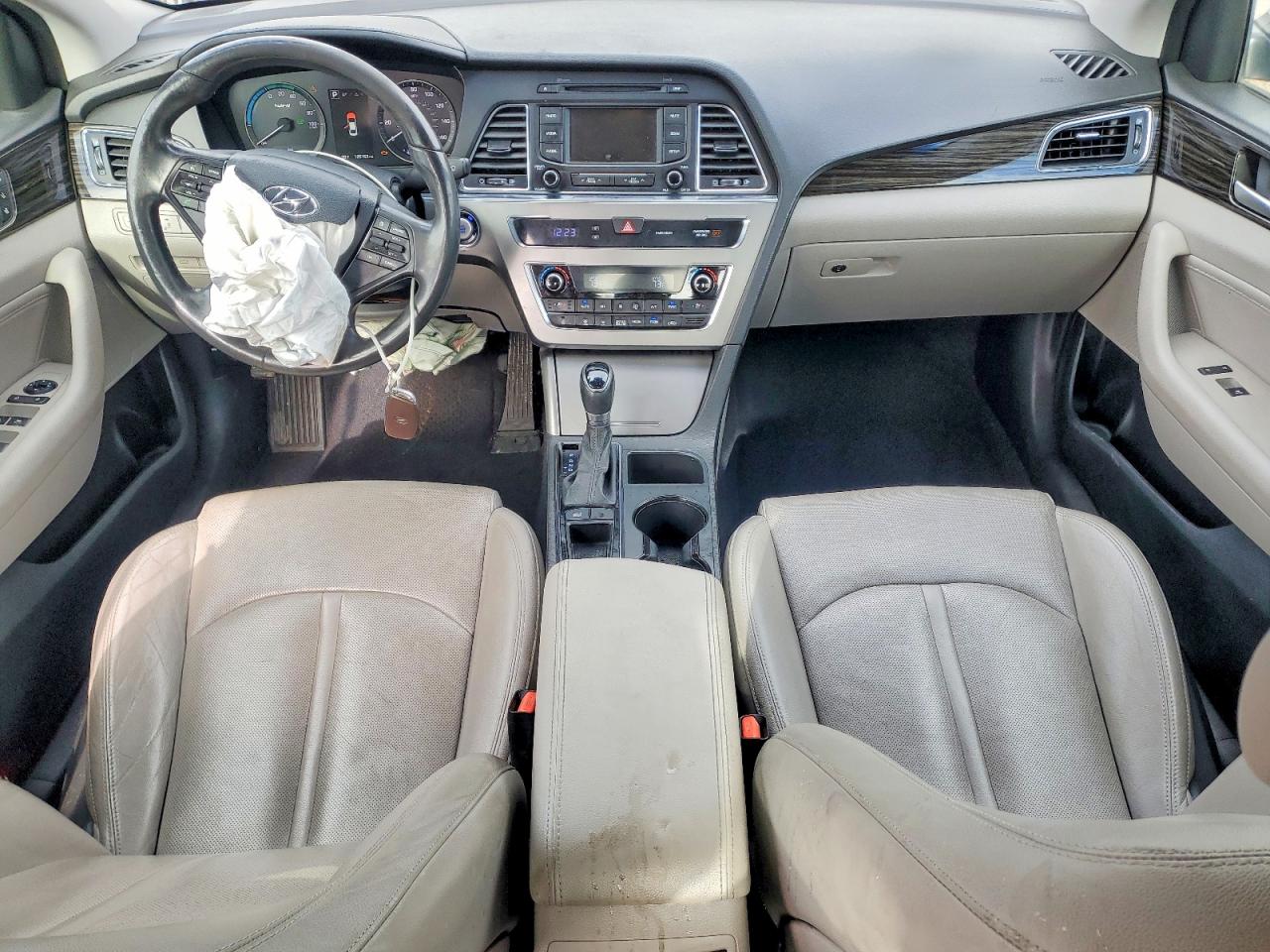 2016 HYUNDAI SONATA HYBRID photo 8