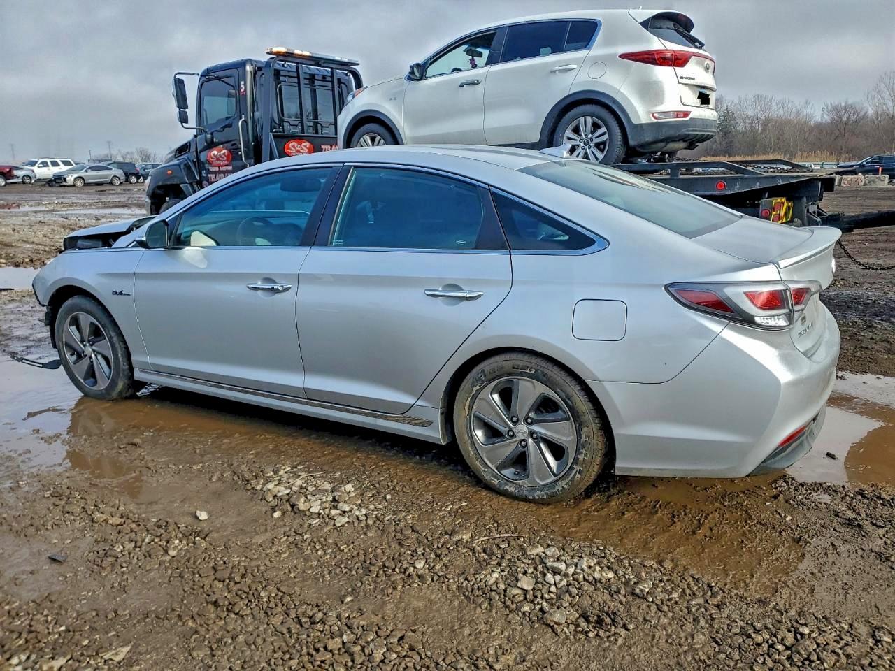 2016 HYUNDAI SONATA HYBRID photo 2