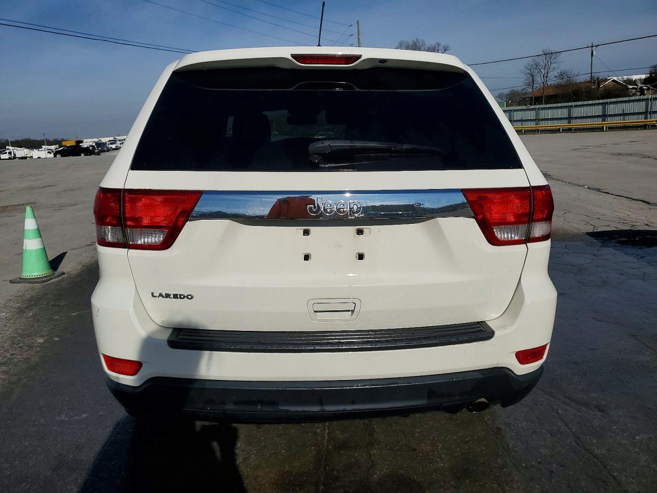 2012 JEEP GRAND CHEROKEE LAREDO photo 16