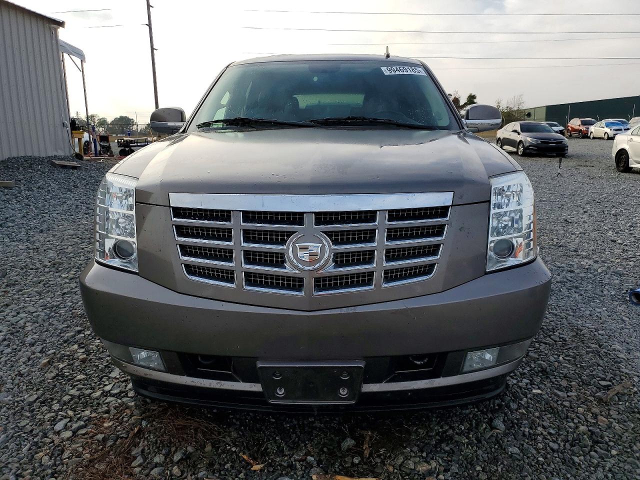2012 CADILLAC ESCALADE LUXURY photo 5