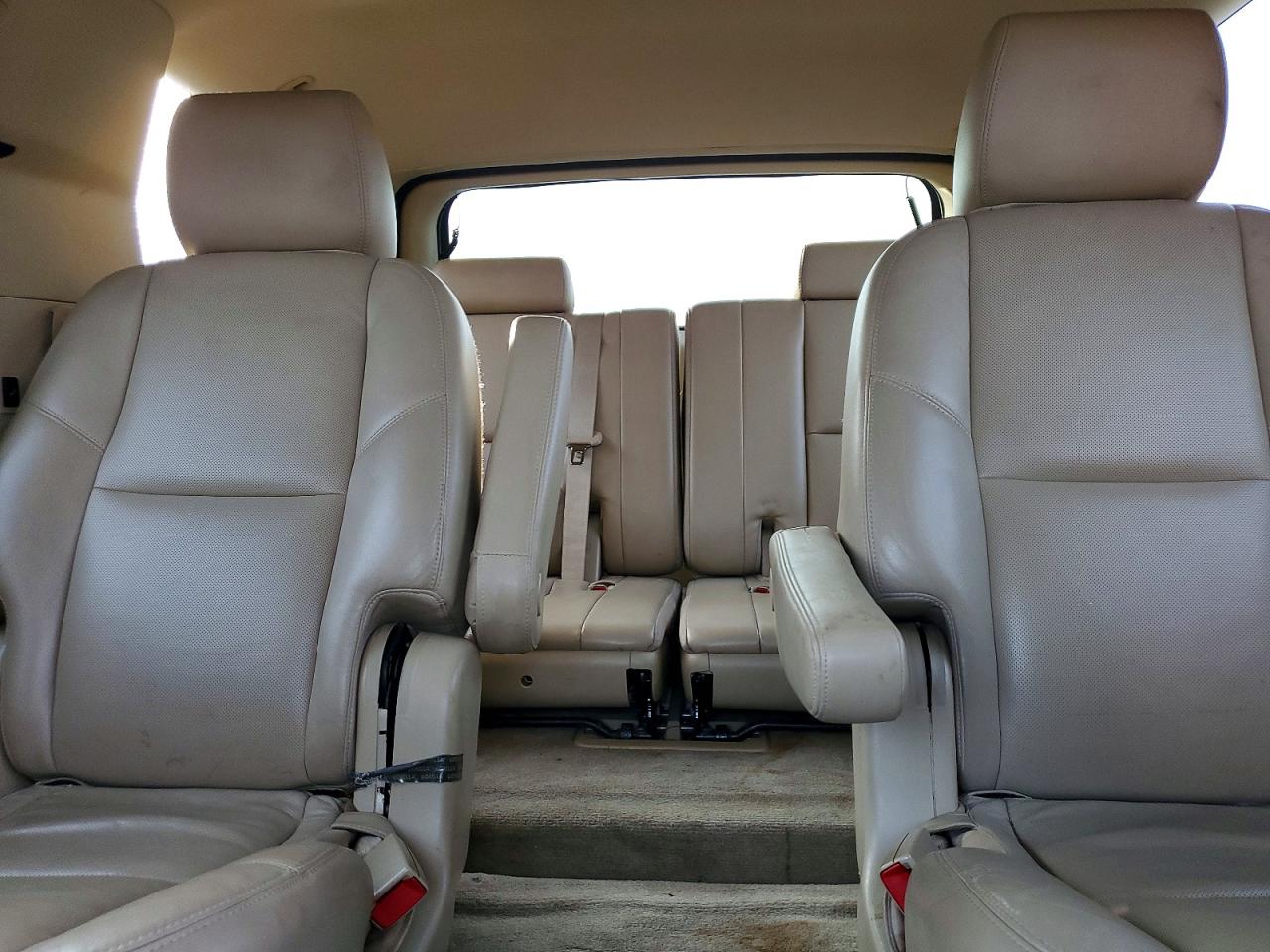 2012 CADILLAC ESCALADE LUXURY photo 10