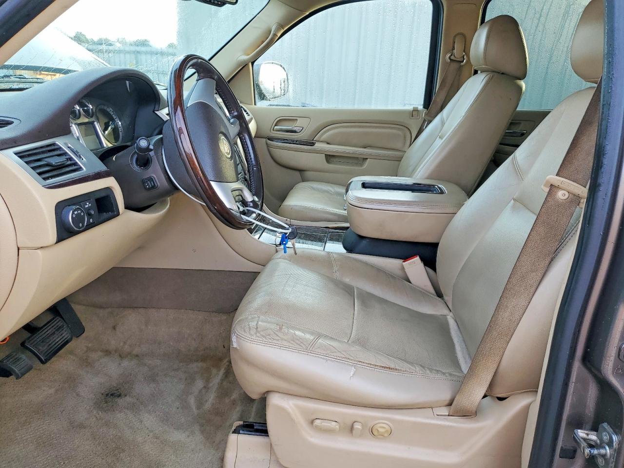 2012 CADILLAC ESCALADE LUXURY photo 7