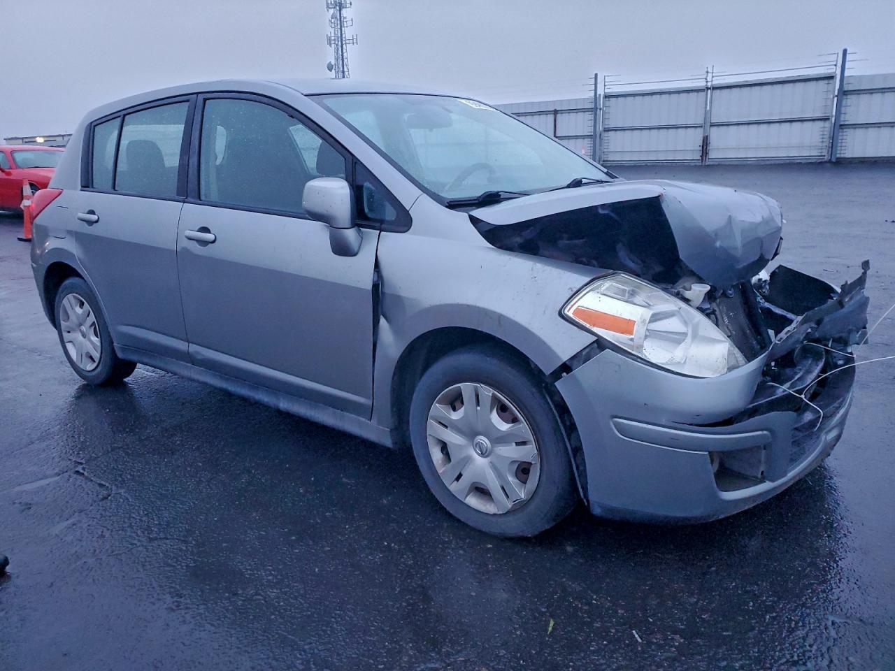 2011 NISSAN VERSA S photo 4