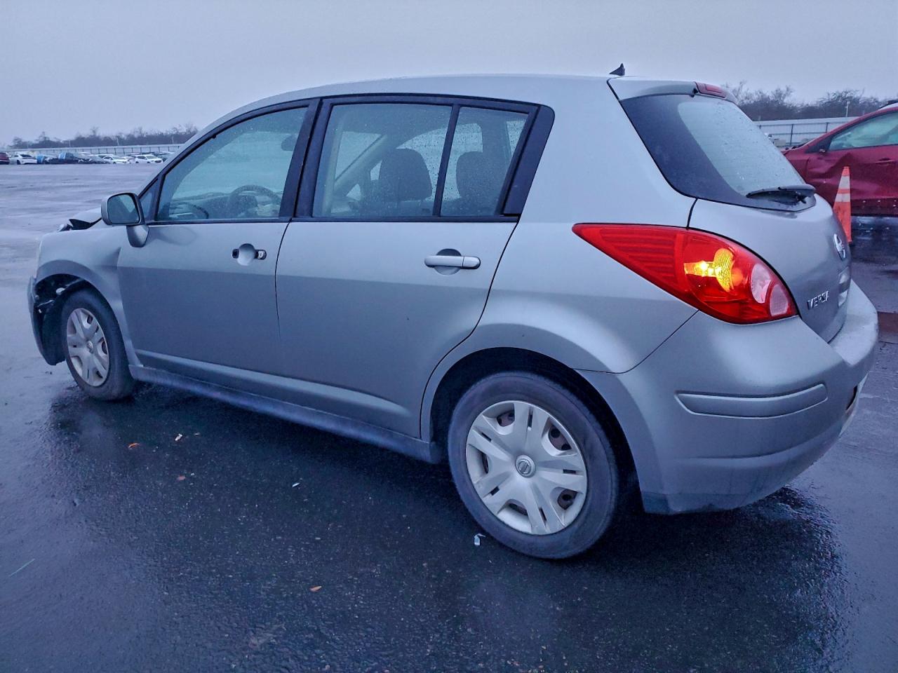2011 NISSAN VERSA S photo 2