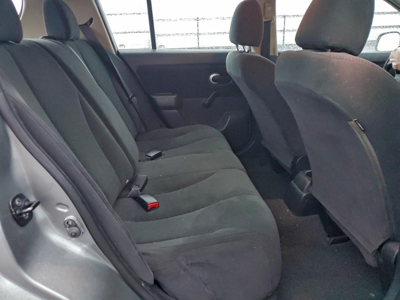 2011 NISSAN VERSA S photo 10