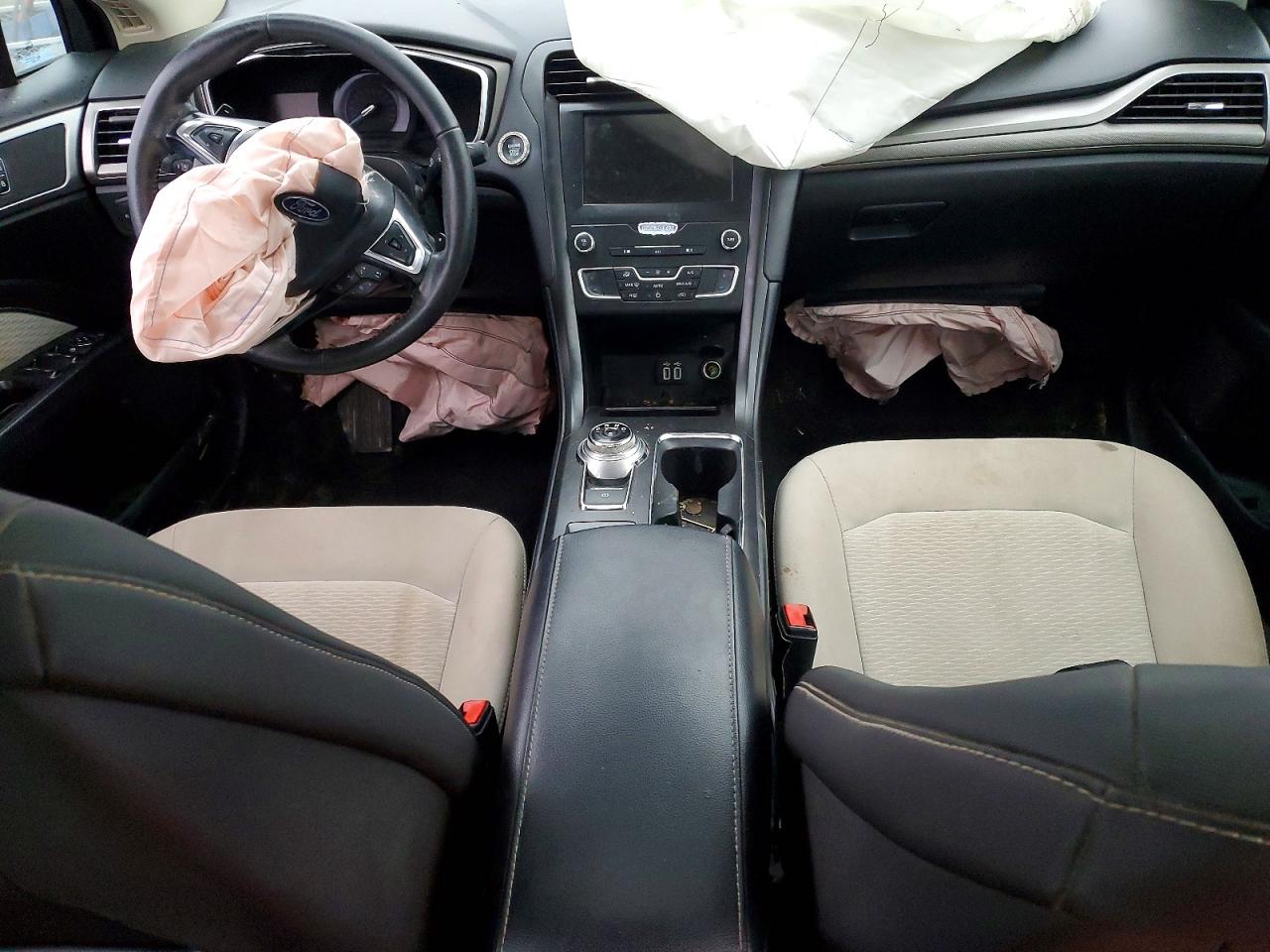 2019 FORD FUSION SE photo 8