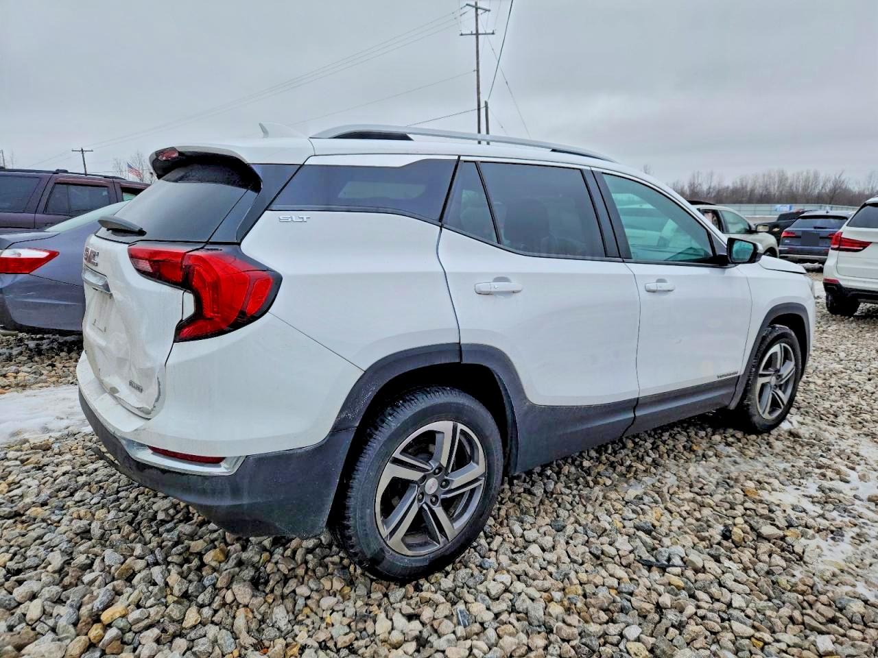 2020 GMC TERRAIN SLT photo 3
