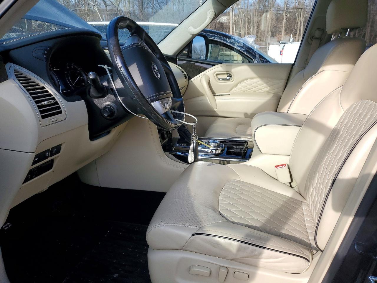 2019 INFINITI QX80 LUXE photo 13
