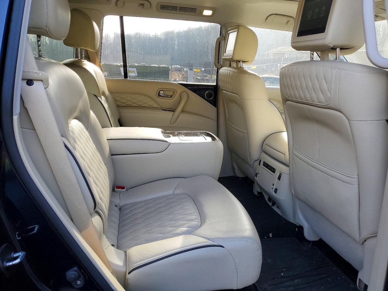 2019 INFINITI QX80 LUXE photo 21