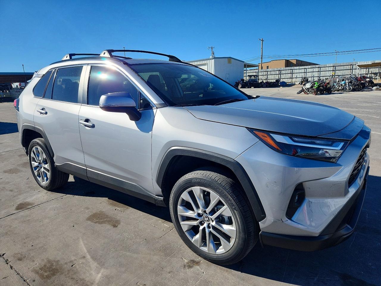 2022 TOYOTA RAV4 XLE PREMIUM photo 4
