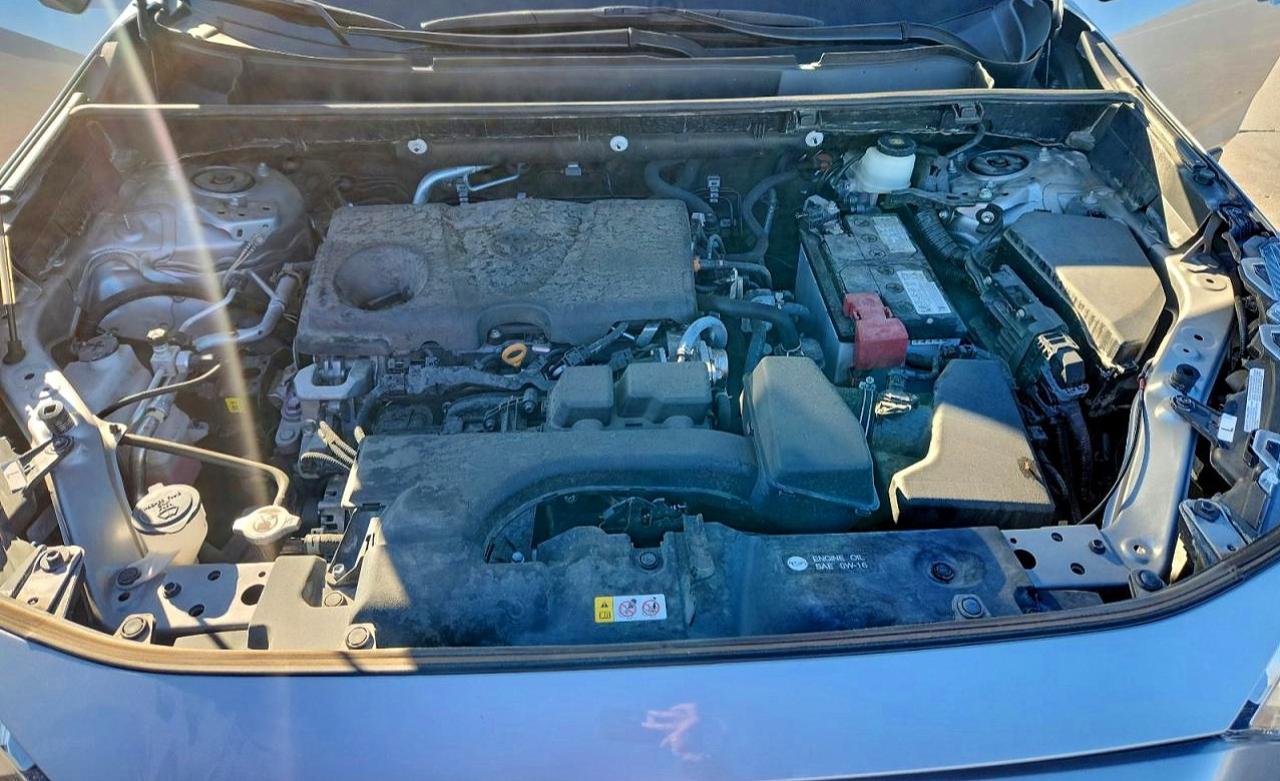 2022 TOYOTA RAV4 XLE PREMIUM photo 12