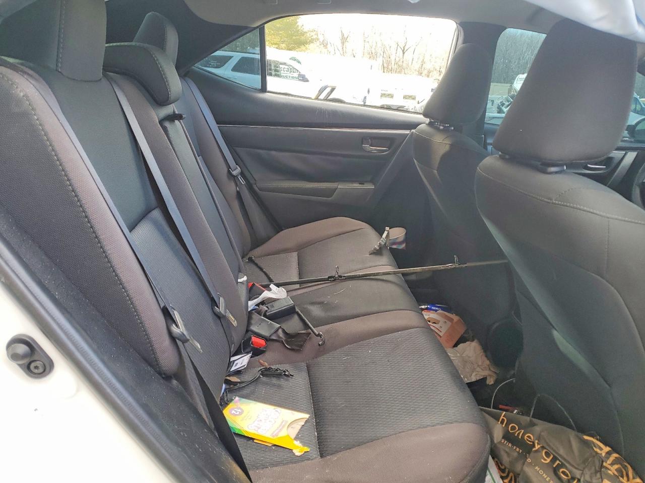 2019 TOYOTA COROLLA LE photo 10