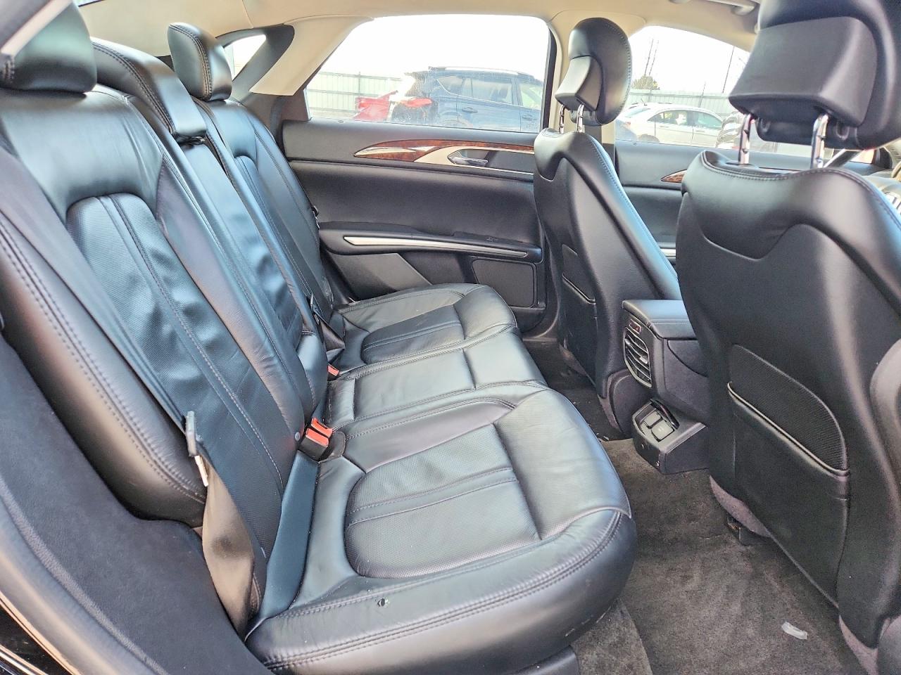 2016 LINCOLN MKZ photo 10