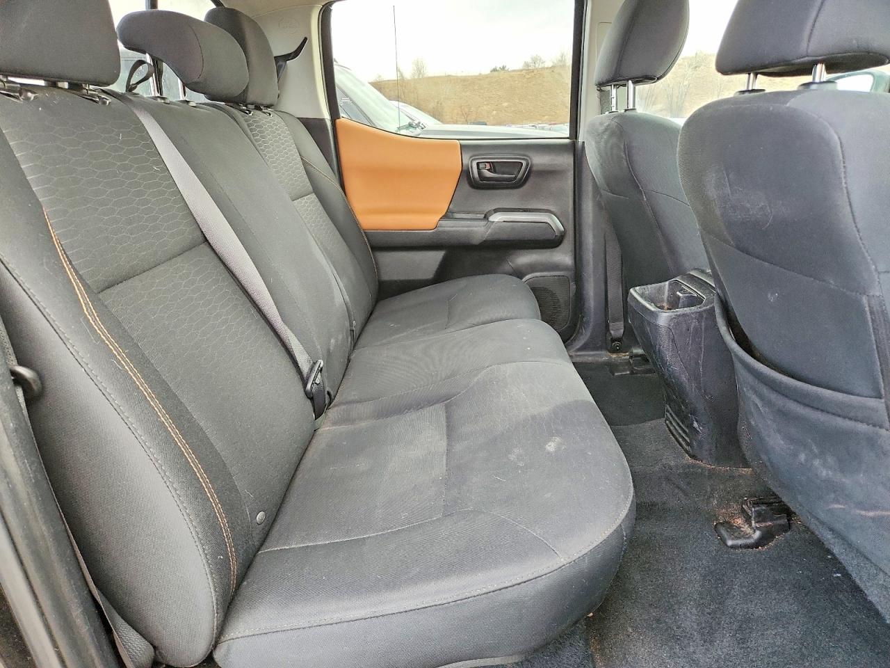 2017 TOYOTA TACOMA SR5 V6 photo 10