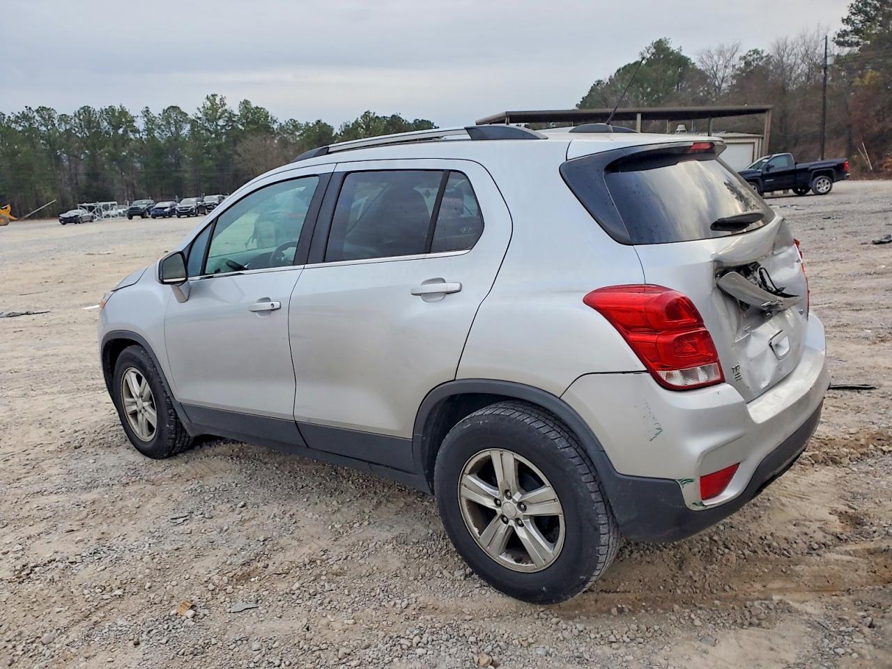 2020 CHEVROLET TRAX 1LT photo 2