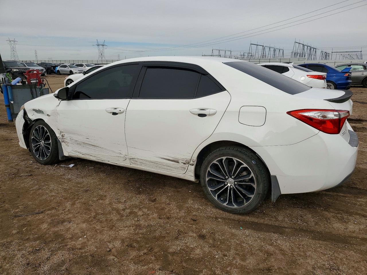 2014 TOYOTA COROLLA L photo 2