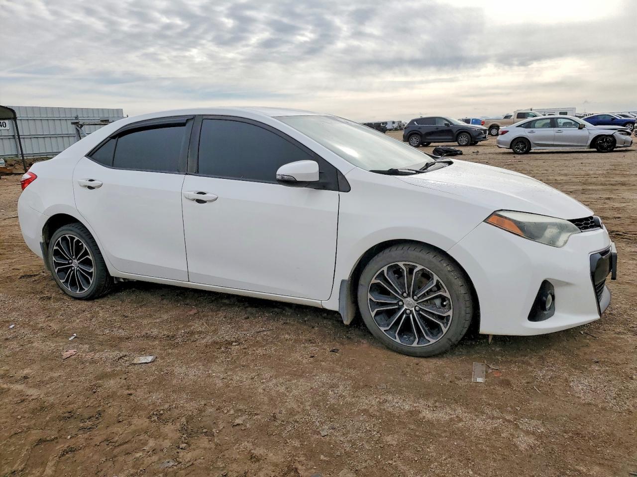 2014 TOYOTA COROLLA L photo 4