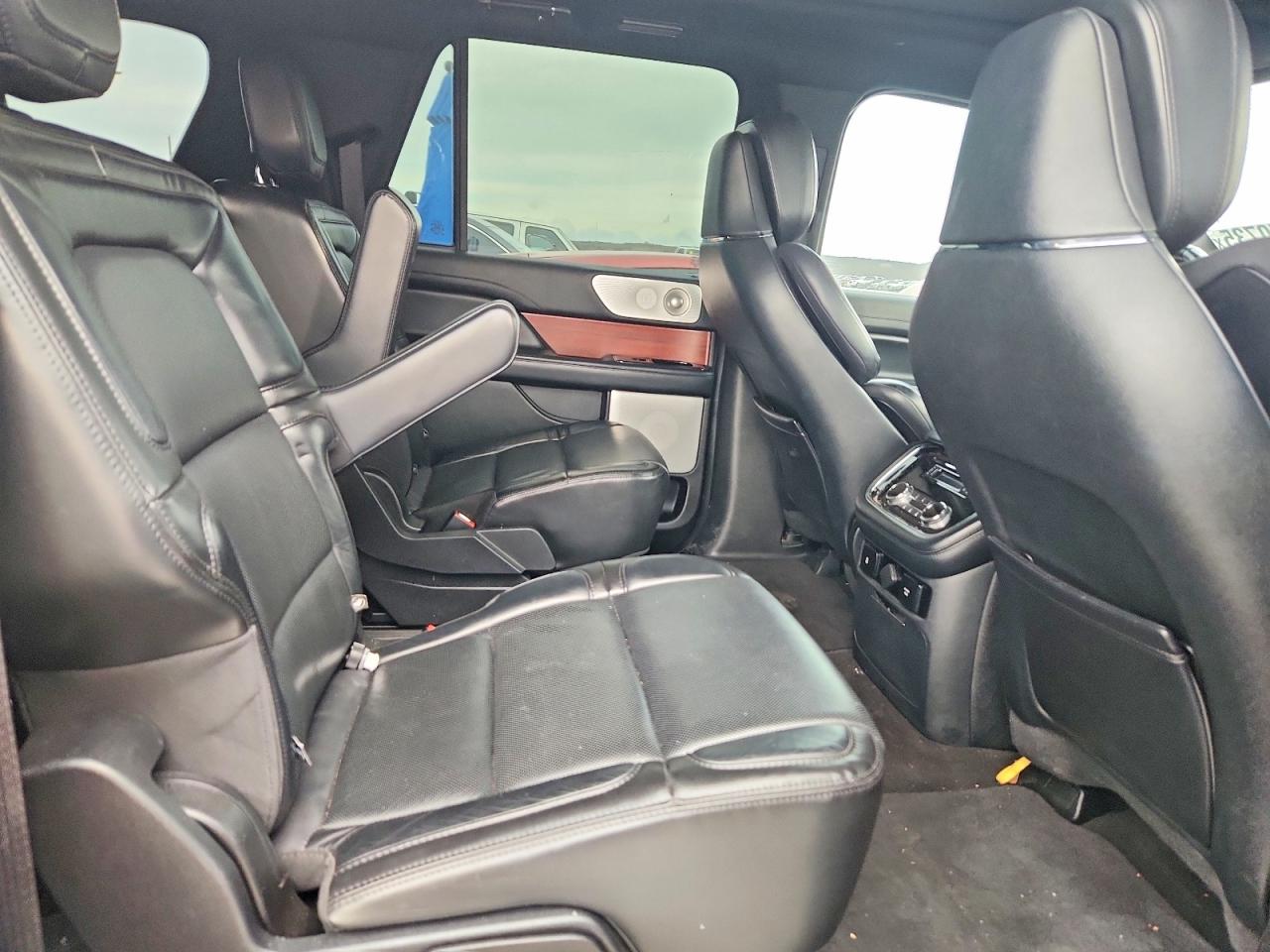 2021 LINCOLN NAVIGATOR L RESERVE photo 21