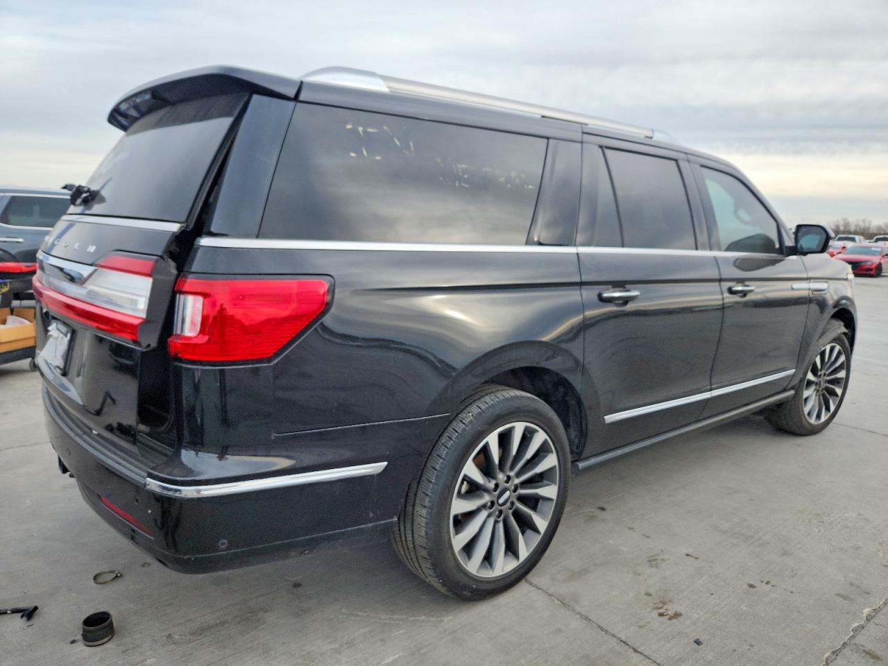 2021 LINCOLN NAVIGATOR L RESERVE photo 5