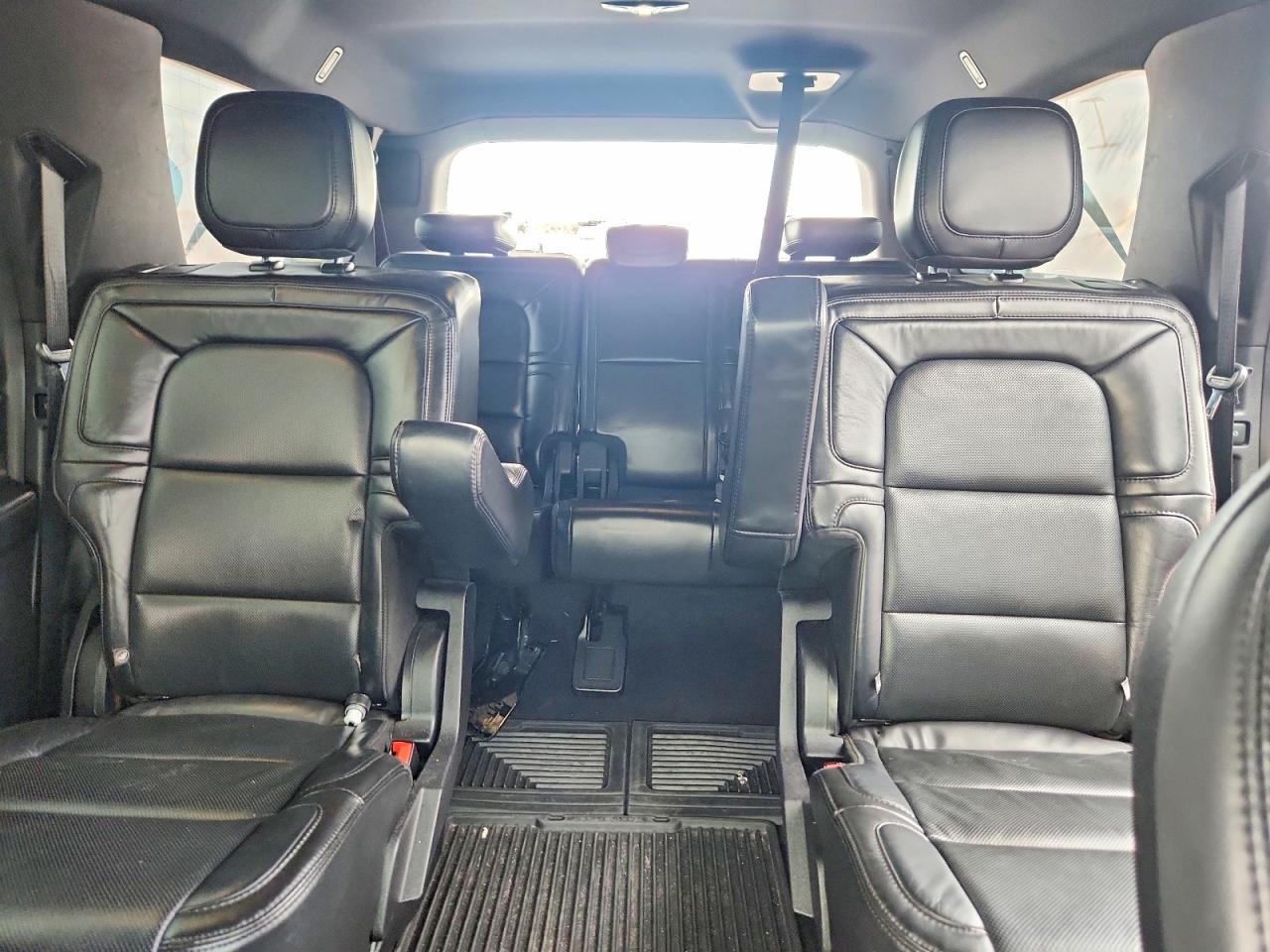 2021 LINCOLN NAVIGATOR L RESERVE photo 19