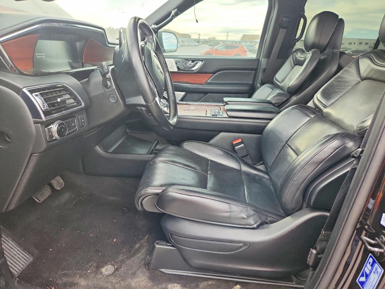 2021 LINCOLN NAVIGATOR L RESERVE photo 13