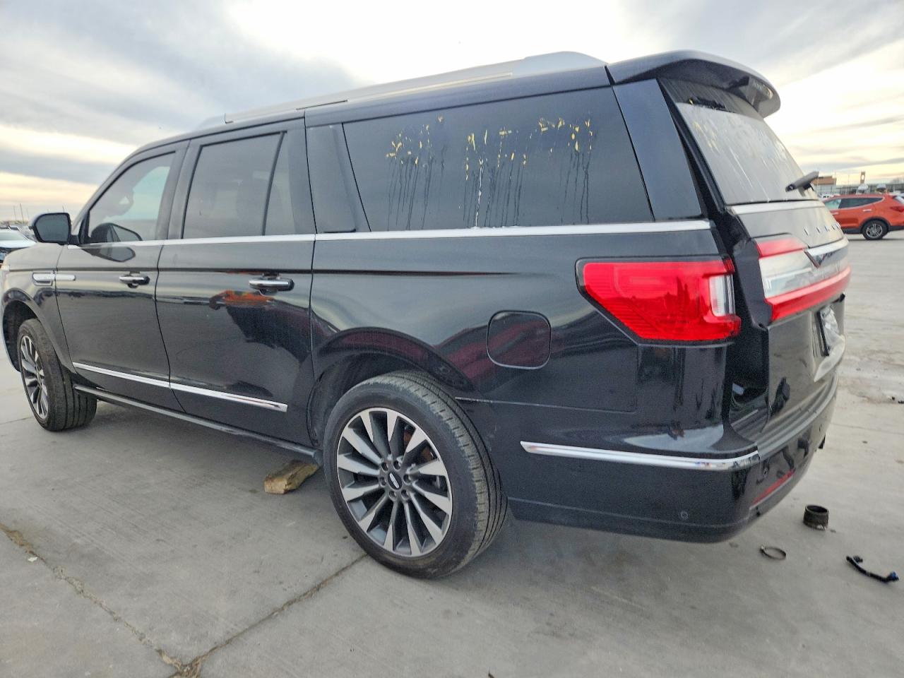 2021 LINCOLN NAVIGATOR L RESERVE photo 3