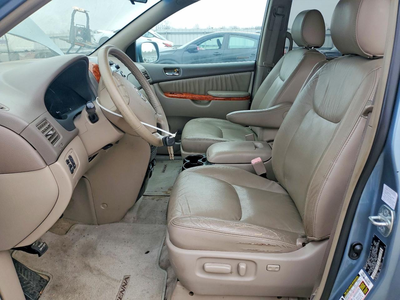 2007 TOYOTA SIENNA XLE photo 7