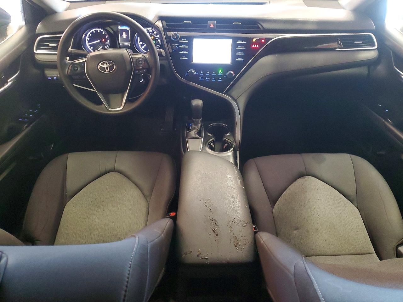2018 TOYOTA CAMRY L photo 8