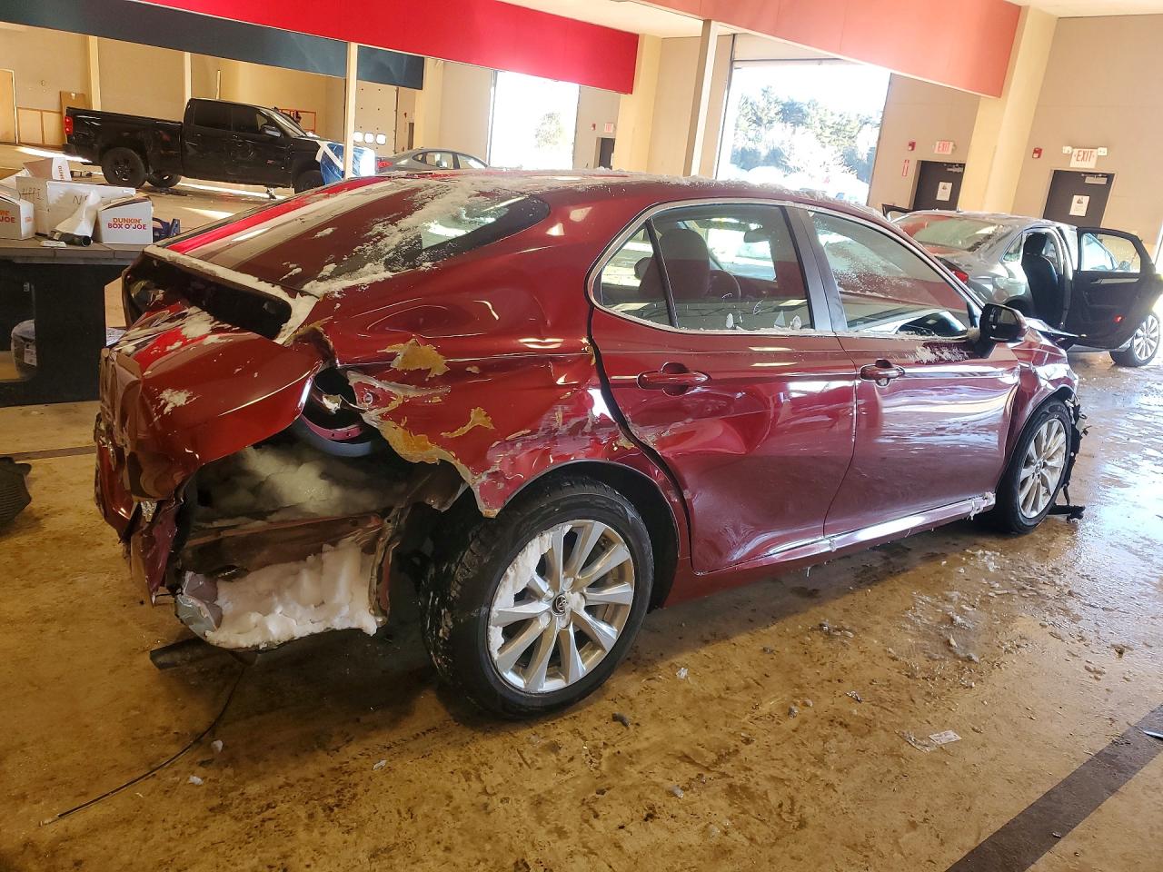 2018 TOYOTA CAMRY L photo 3