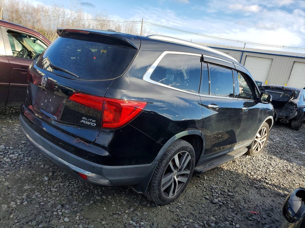 2016 HONDA PILOT ELITE photo 3