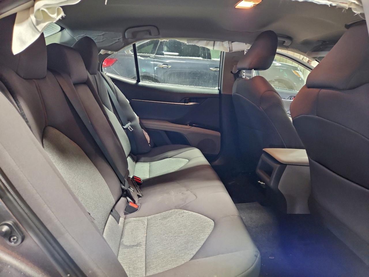 2019 TOYOTA CAMRY L photo 10