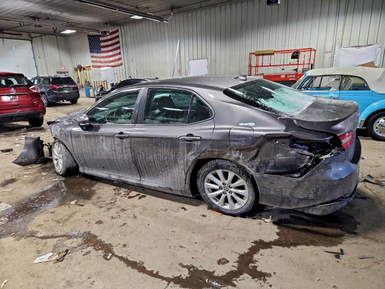 2019 TOYOTA CAMRY L photo 2