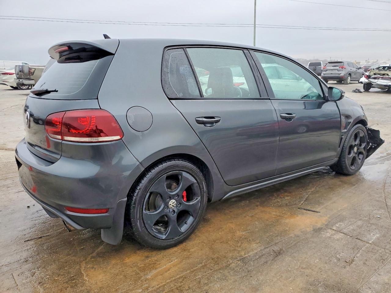 2011 VOLKSWAGEN GTI photo 3