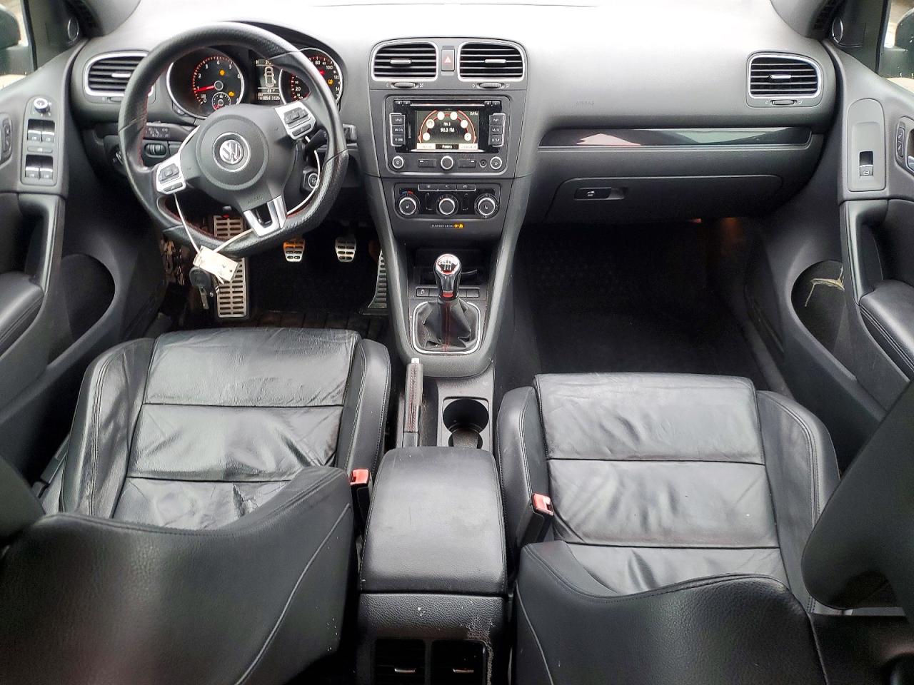 2011 VOLKSWAGEN GTI photo 8
