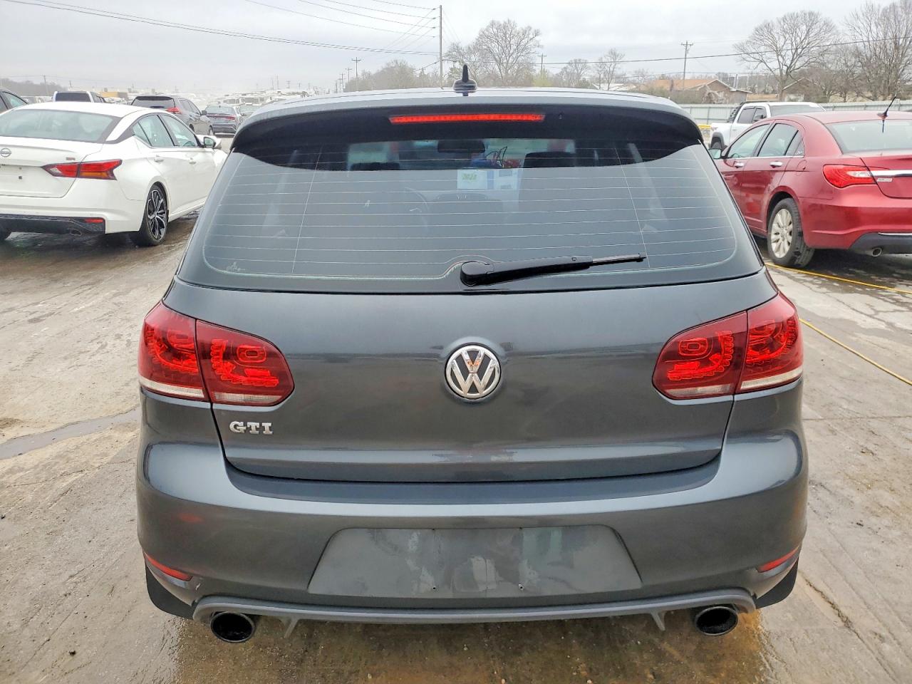 2011 VOLKSWAGEN GTI photo 6