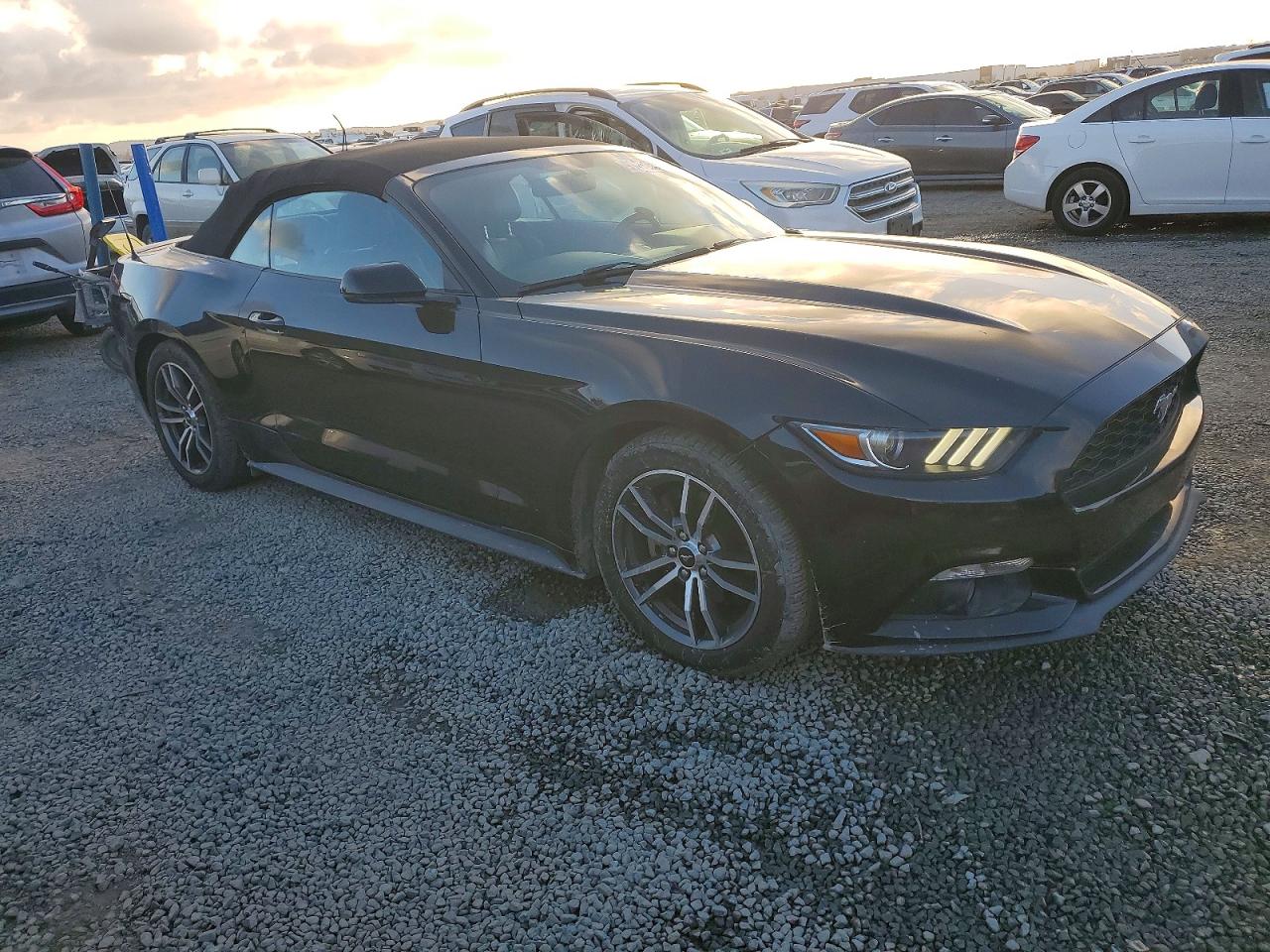 2016 FORD MUSTANG photo 4