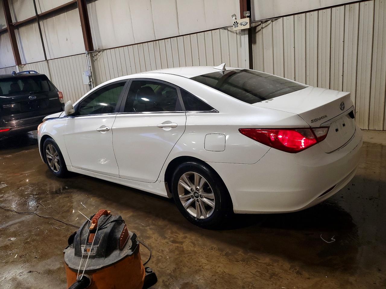2011 HYUNDAI SONATA GLS photo 2