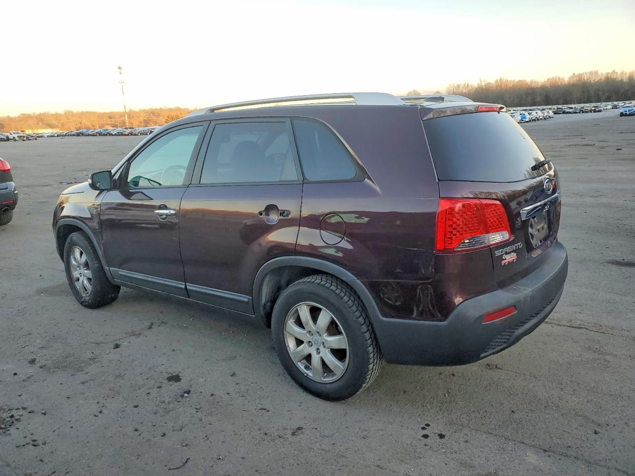 2011 KIA SORENTO BASE photo 2